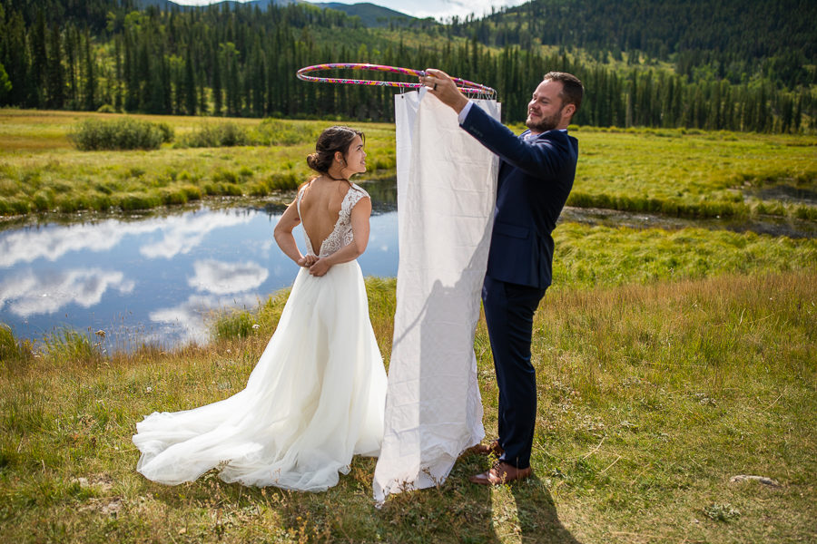 First look Valley ridge golf course wedding