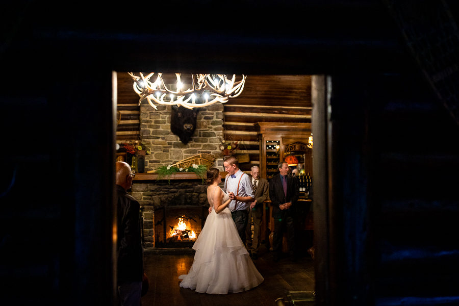 Storm Mountain Lodge - Storm Mountain Weddings - first dance