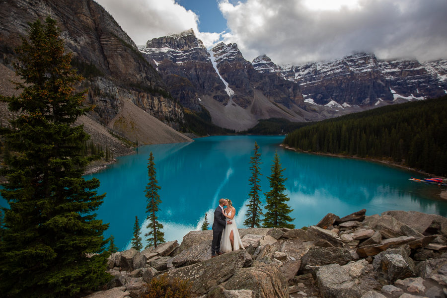 Elopement at moraine lake - elope at moraine lake - plan a moraine lake elopement