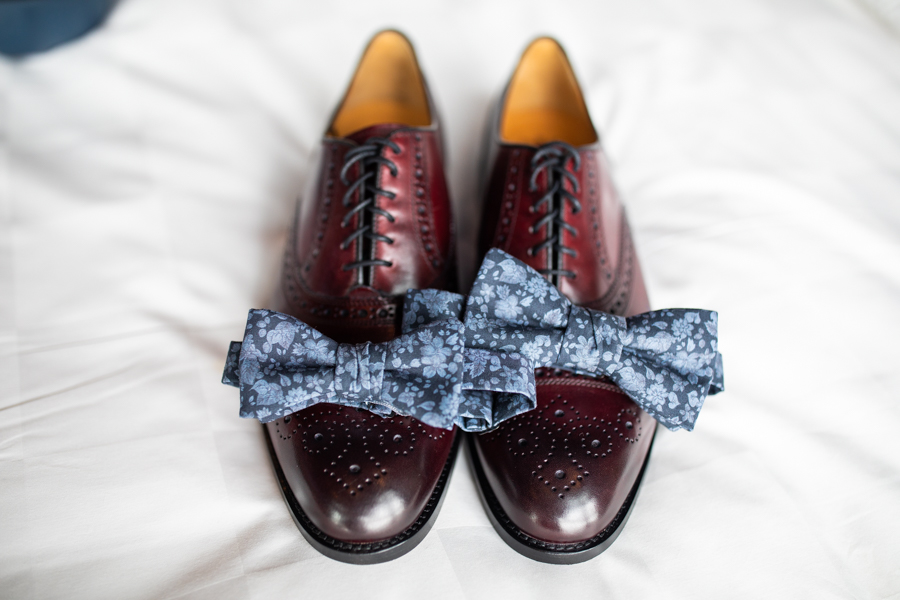 groom tie and shoes