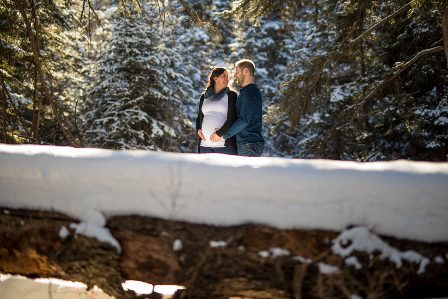 Maternity photos in Calgary fish creek park