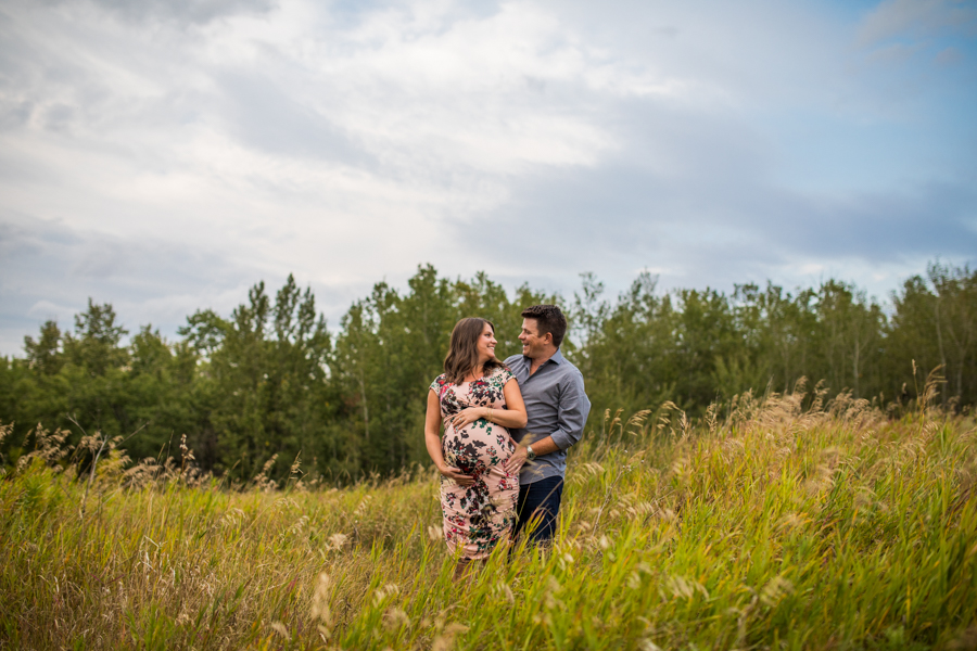 Edmonton maternity photography with a pregnant couple