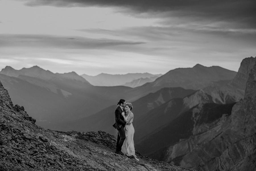 elopement photo on top of EOR in canmore