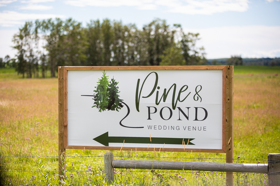 Pine and Pond wedding venue welcome sign
