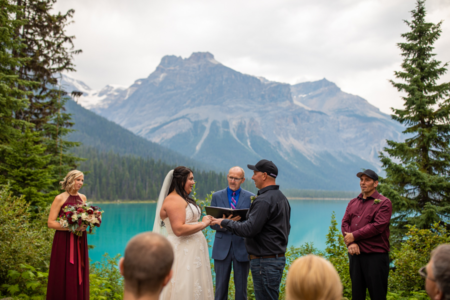 elopement at emerald lake