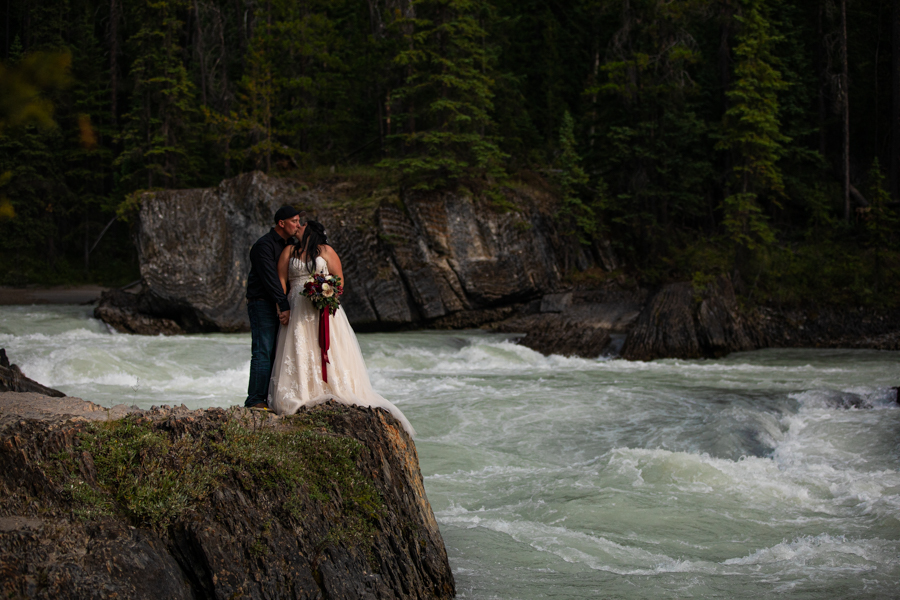 natural bridge elopement photos