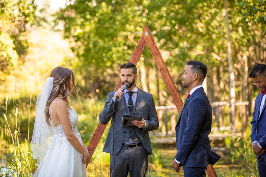 bride and groom at bearspaw house wedding