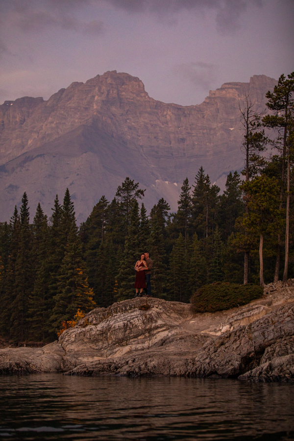 lake minnewanka couples photos