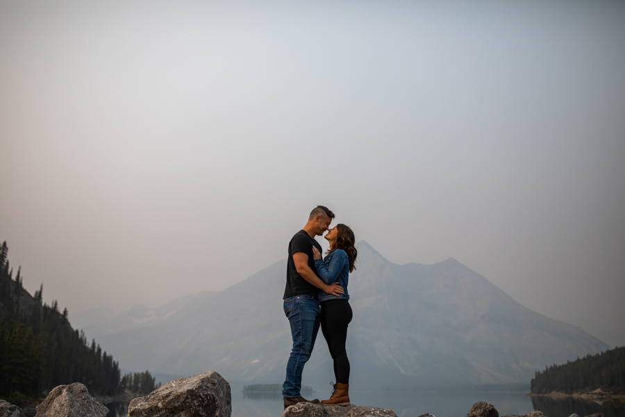 couple in the mountains kissing for family photos, Mountain Family adventure session
