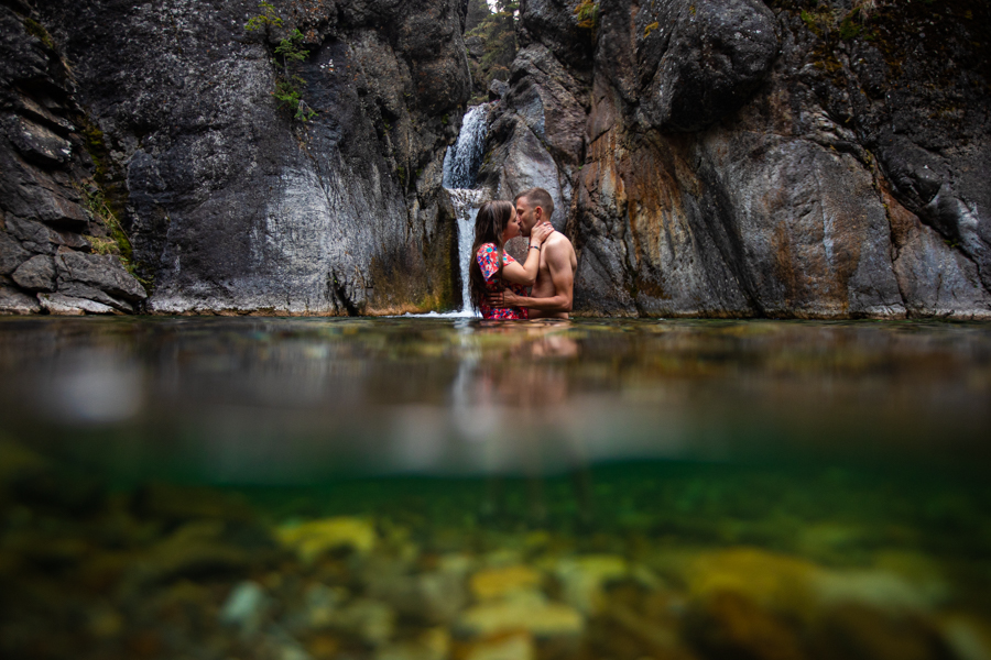 underwater couple photos